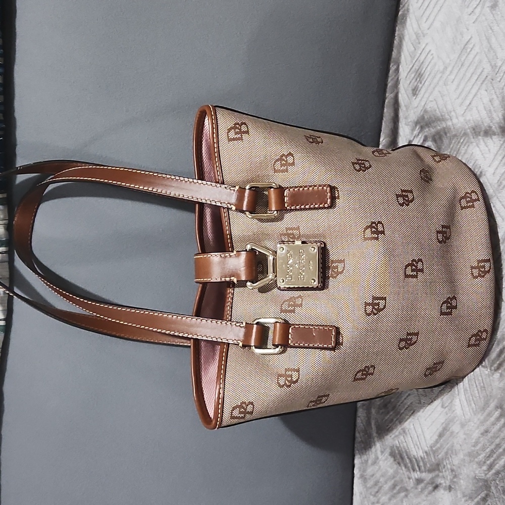 Dooney & Bourke small bucket bag